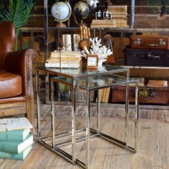Tables basses artisanales en aluminium et verre, lot de 2