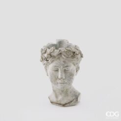 Tête en ciment